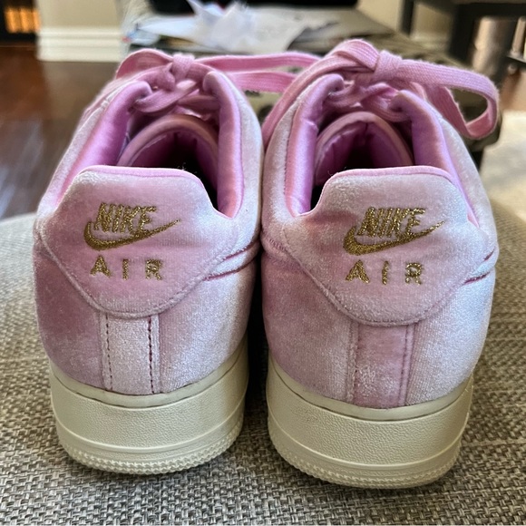 Nike Air Force 1 Low '07 Velour Pink Men’s Size 7.5/Women’s Size 9. - Picture 3 of 7